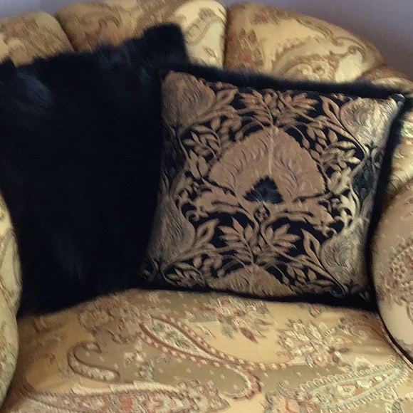 Fox Fur Designer PAIR PILLOWS reverse black/gold